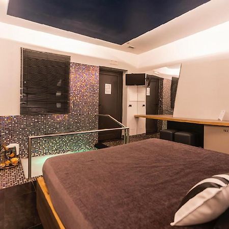 Hotel Tiro A Volo Поццуолі Екстер'єр фото