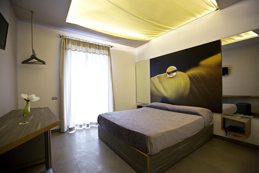 Hotel Tiro A Volo Поццуолі Екстер'єр фото