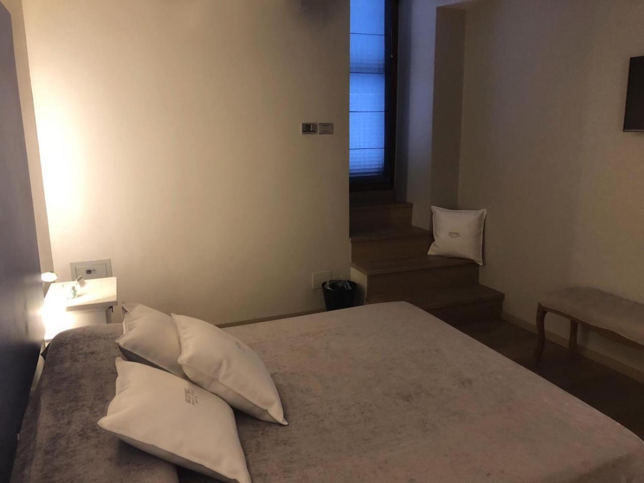 Hotel Tiro A Volo Поццуолі Екстер'єр фото